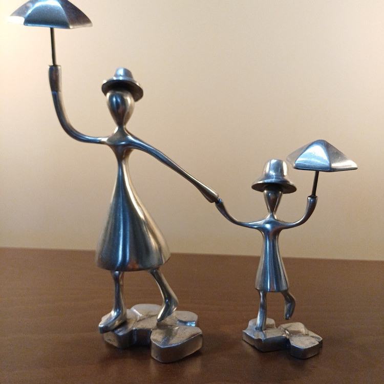 luxury-ambrello-aluminum-sculpture.jpg