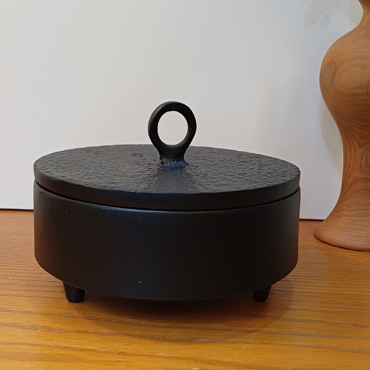 modern-metal-candy-bowl-with-lid
