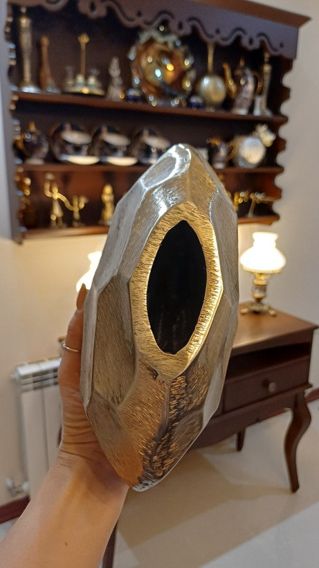 decorative-oval-aluminum-vase.jpg