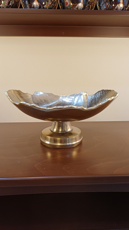 oval-pedestal-fruit-bowl-carved