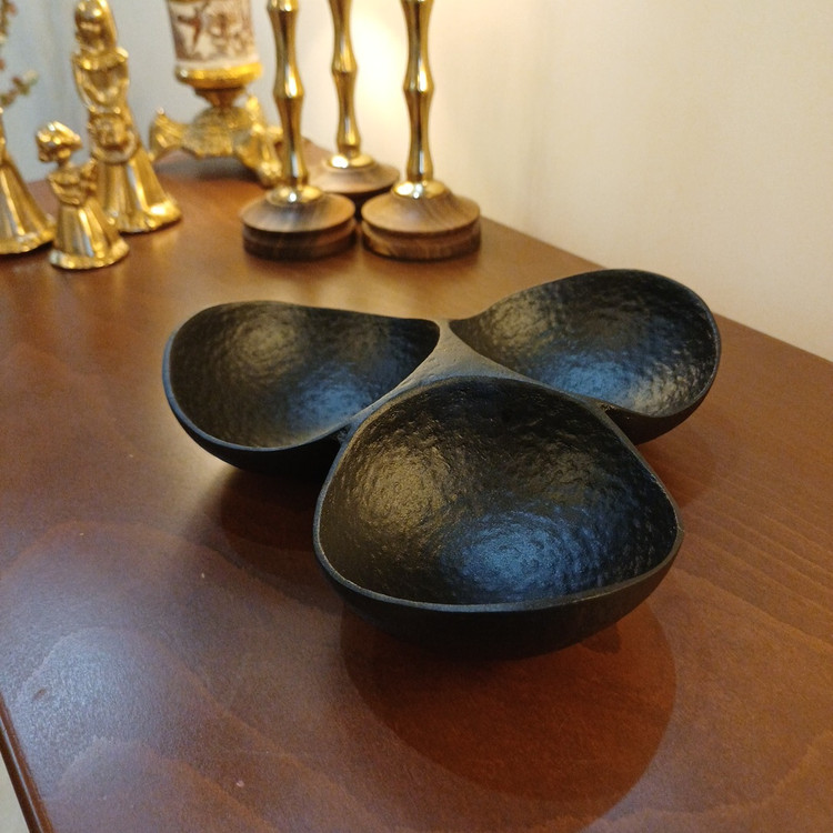 modern-three-compartment-aluminum-dish.jpg