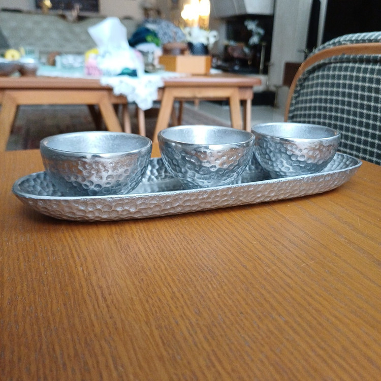 Aluminum picnic serving set: tray and three separate cups for nuts and snacks