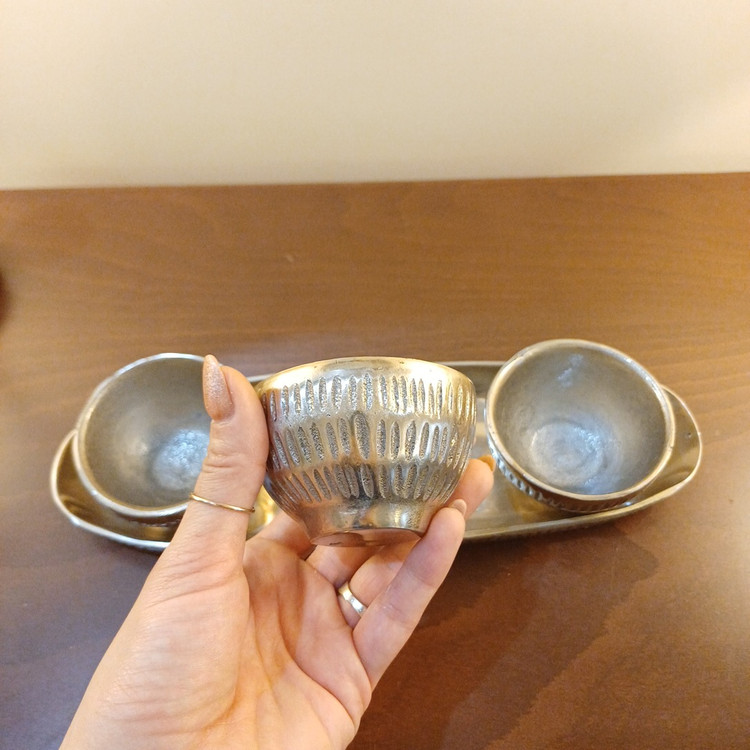 modern-linear-aluminum-serving-tray.jpg