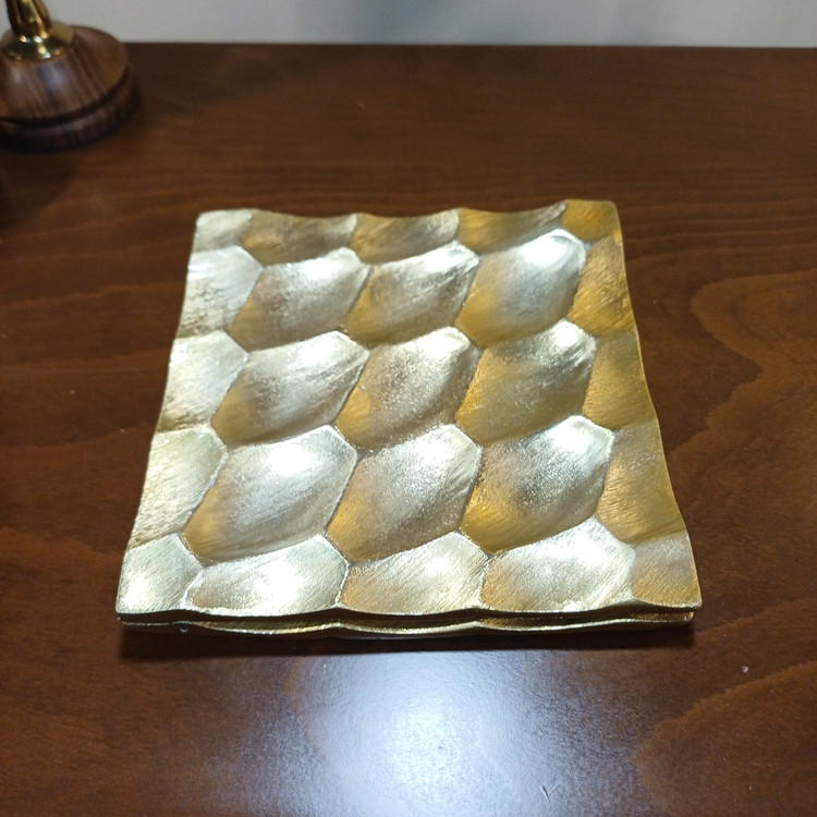 Aluminum honeycomb appetizer plate – modern decorative tray for cake, sweets, and bites