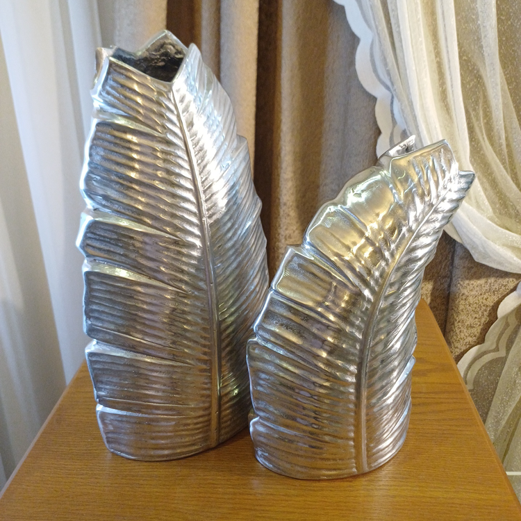 luxury-parazin-aluminum-vase.jpg