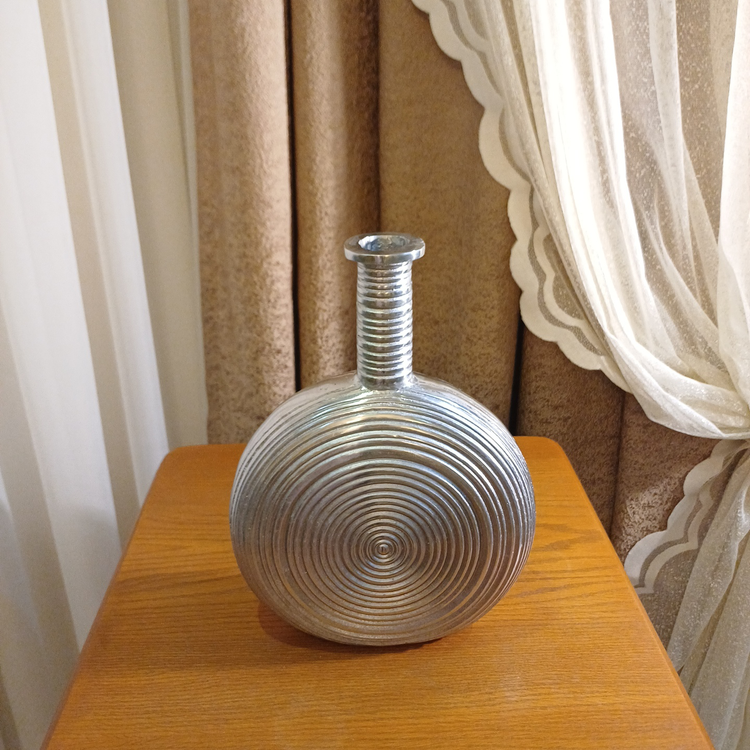luxury-siran-aluminum-vase.jpg