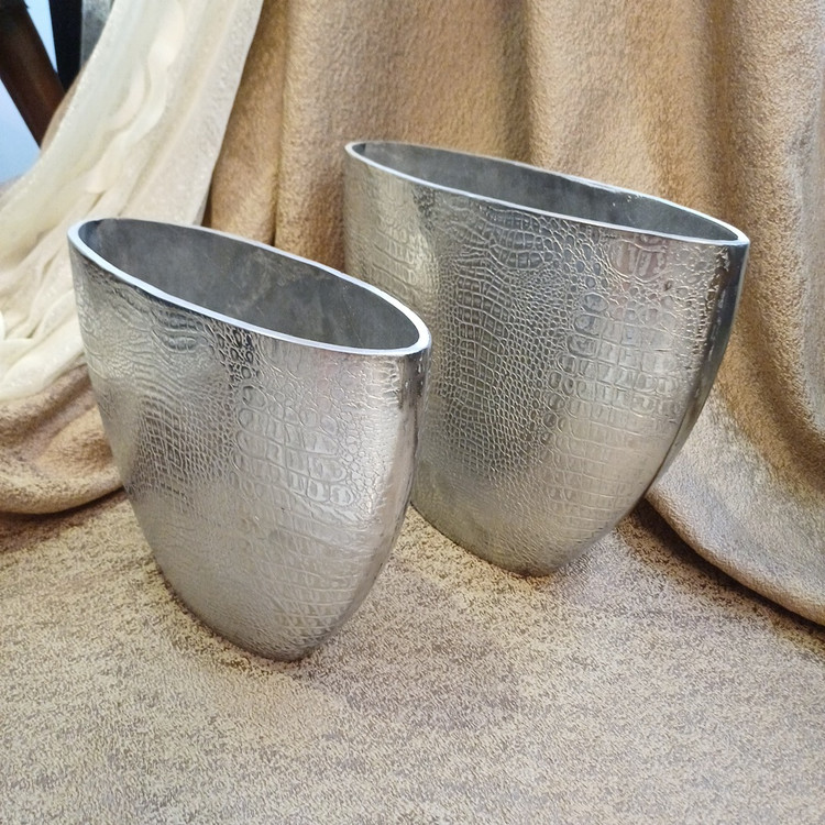 Stylish aluminum decorative vase featuring a textured snake-skin pattern and a luxurious contemporary design.