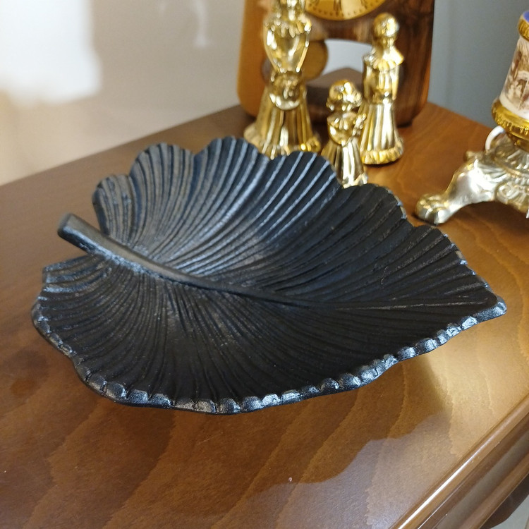 Modern leaf-shaped black serving platter “Silk model”, stylish home decor and serving bowl for guests