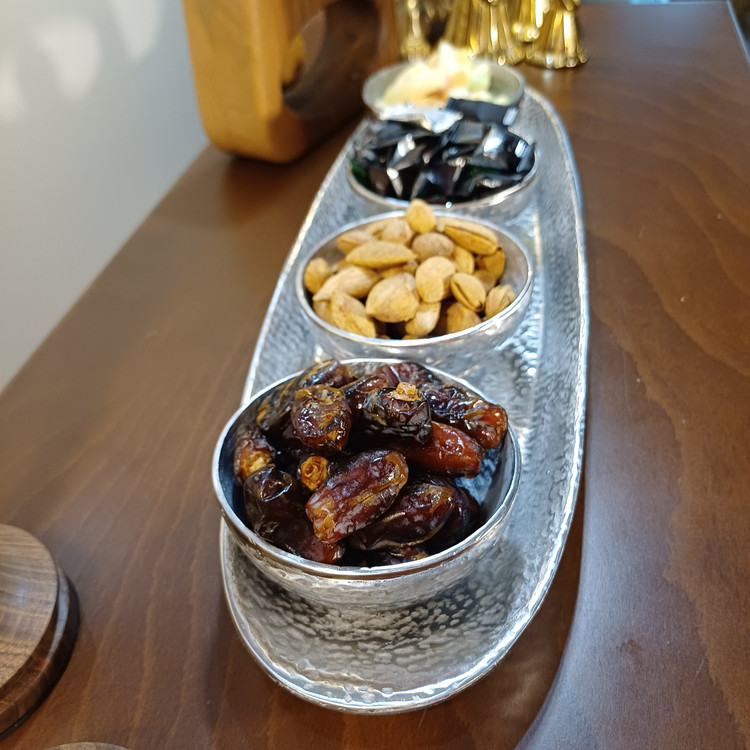 modern-aluminium-appetizer-dish-luxury-decor.jpg