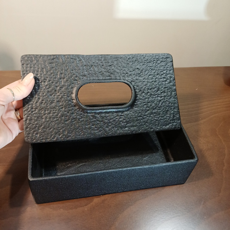 Premium hammered aluminum tissue box holder with decorative texture and minimalist design