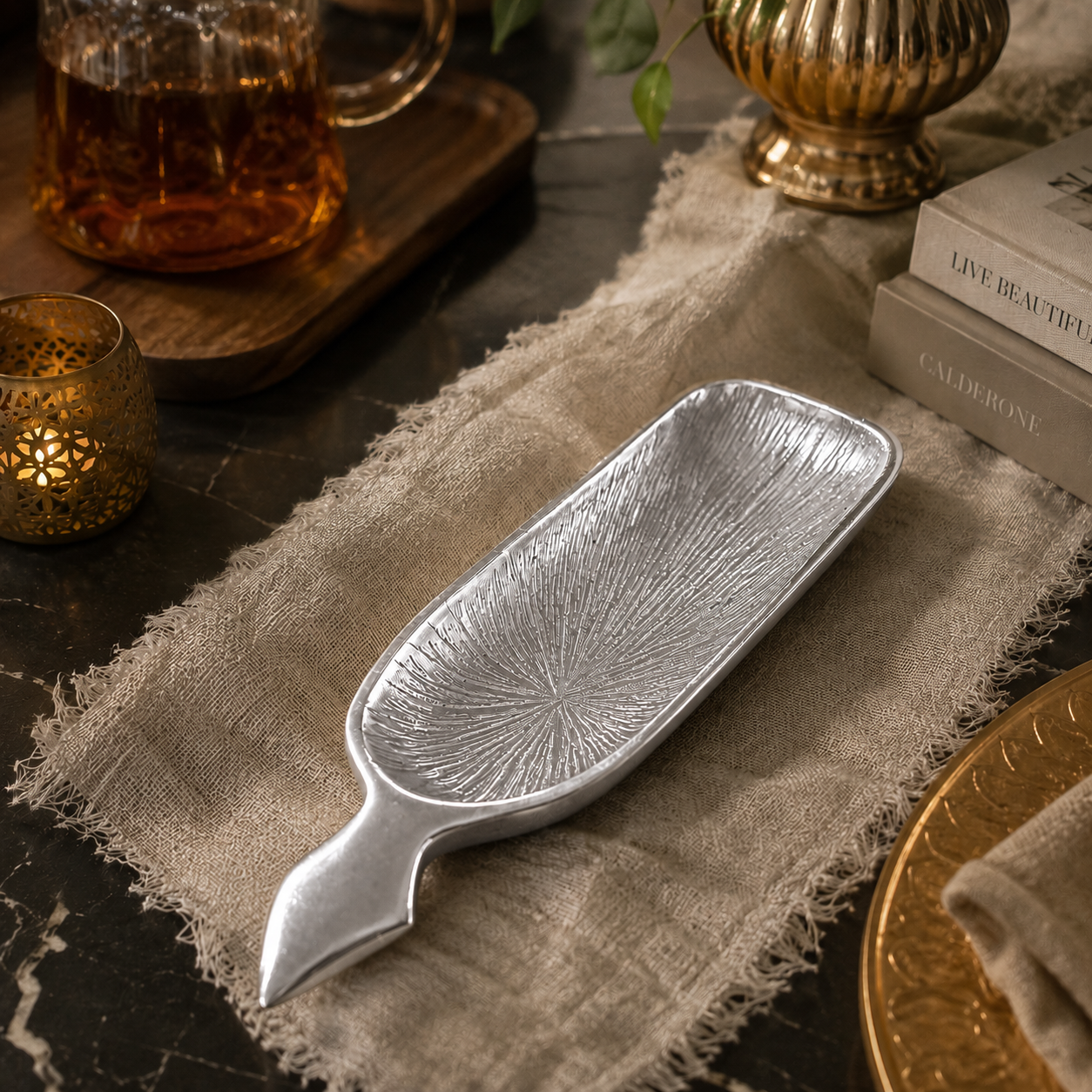 minimal-aluminum-liner-serving-tray.jpg