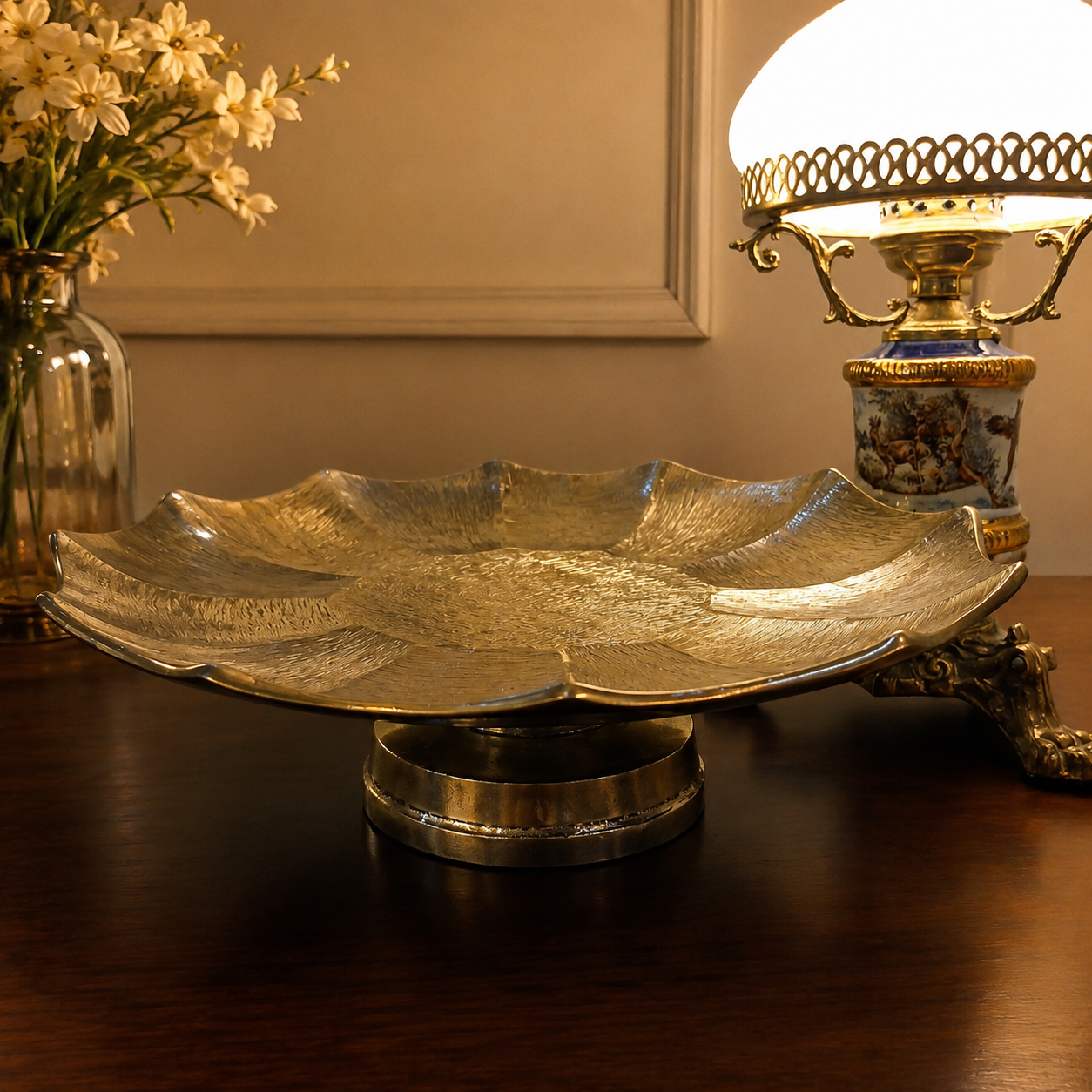Aluminum cake serving dish