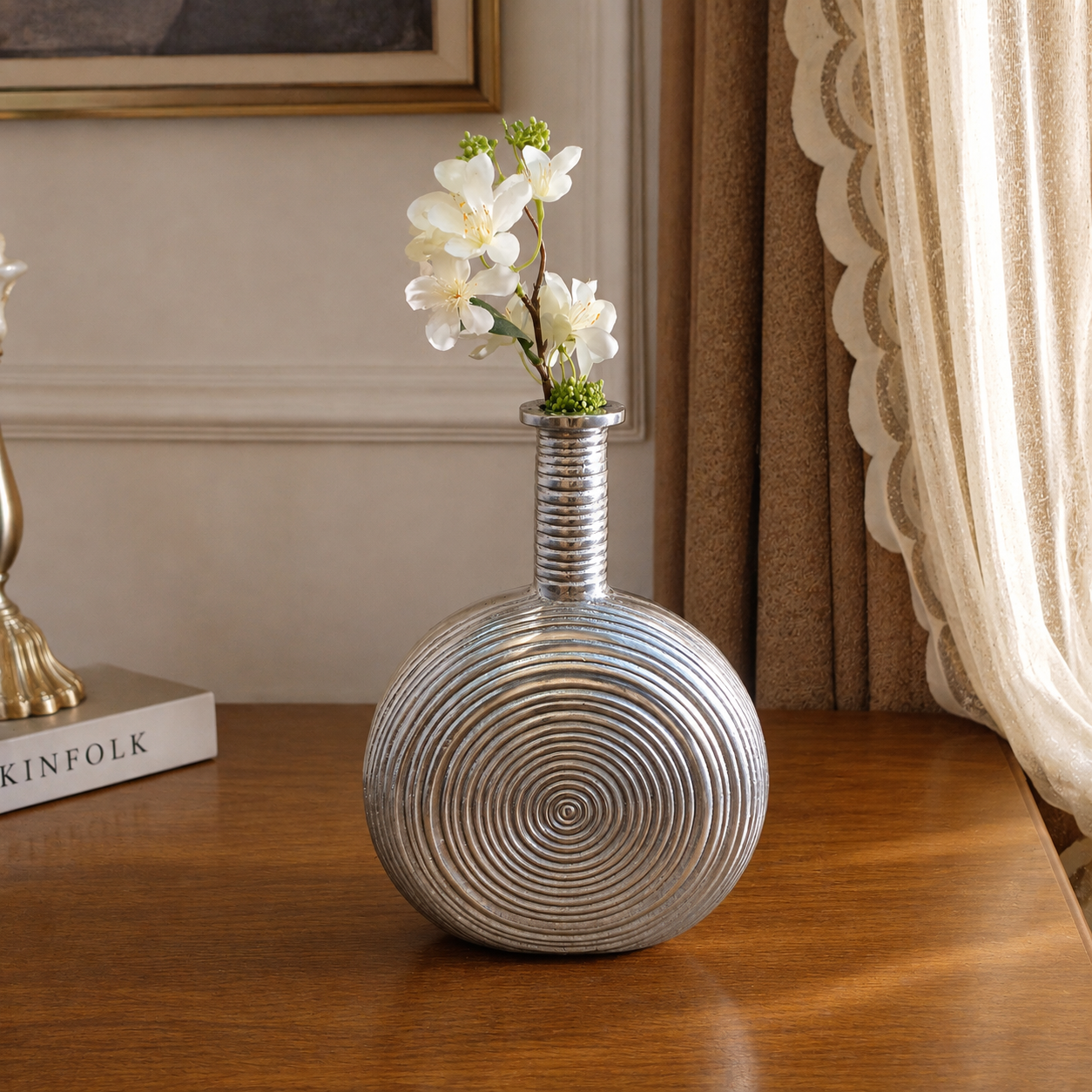 siran-decorative-aluminum-vase.jpg