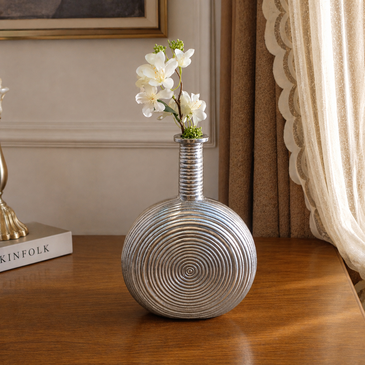 siran-decorative-aluminum-vase.jpg