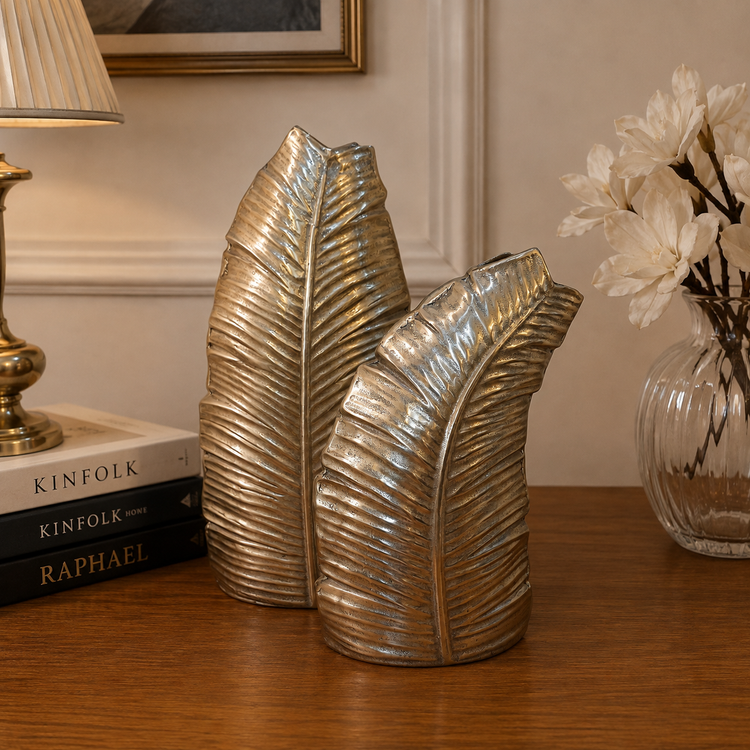 parazin-modern-aluminum-vase.jpg