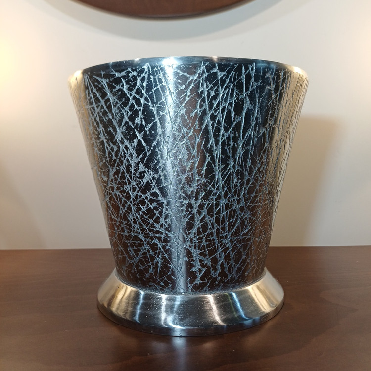 aluminum-tissue-box-and-waste-bin.jpg