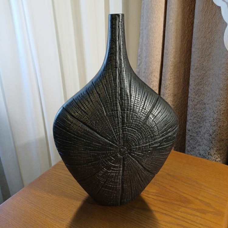 tarmina-decorative-aluminum-vase.jpg