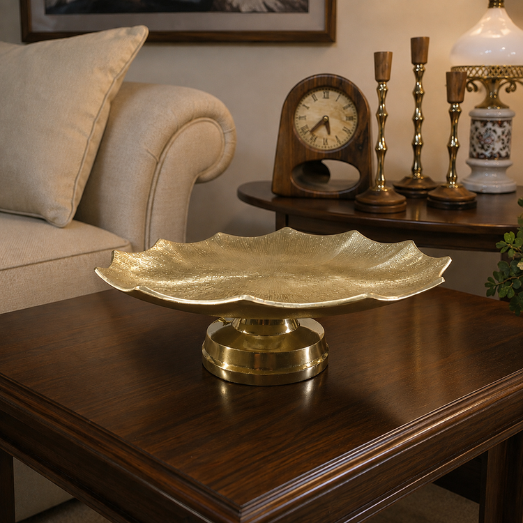Luxury Liner aluminum serving dish for cakes and sweets